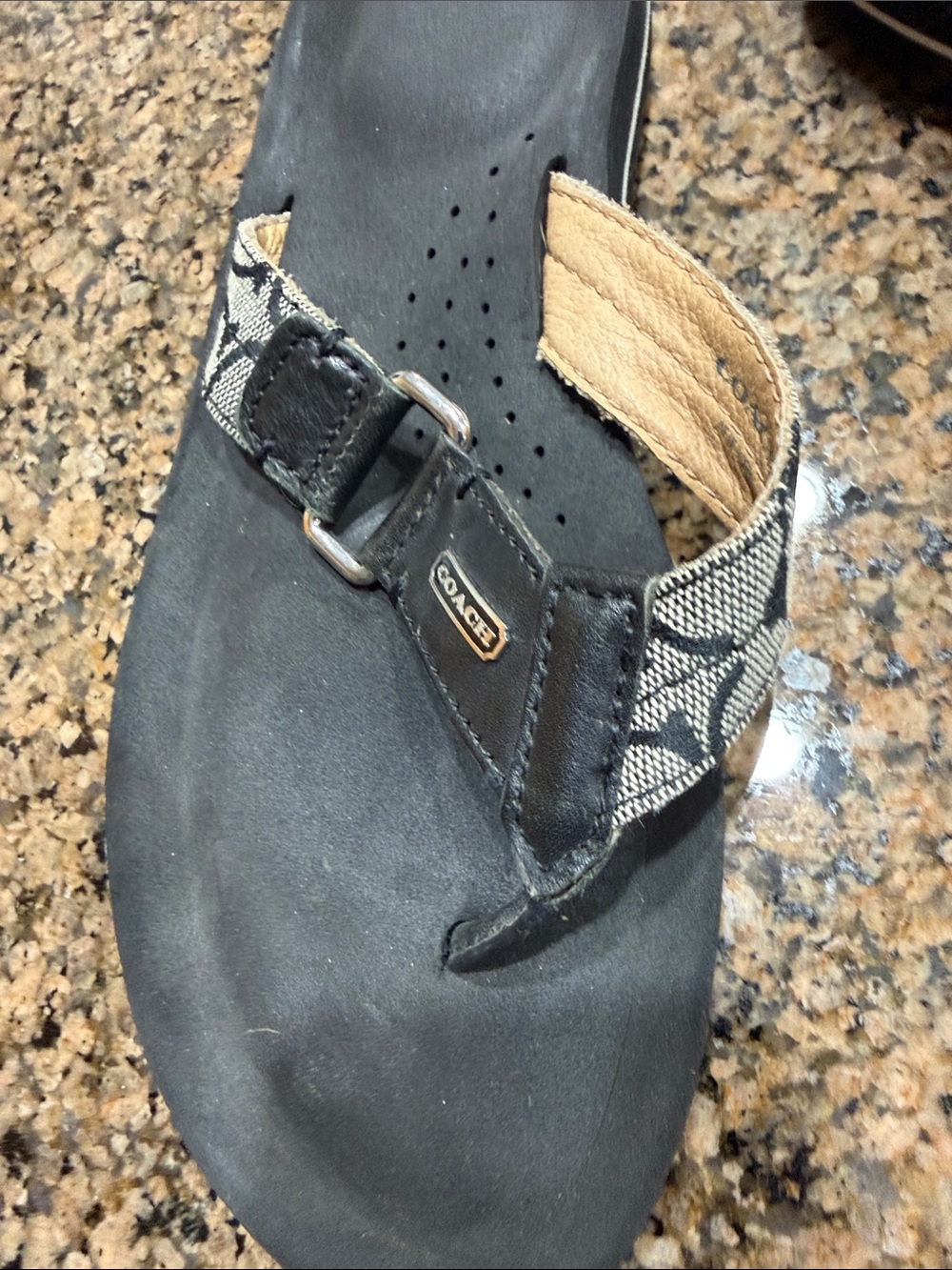 Coach Black and Tan Logo Thong Sandals Size 8 - Picture 5 of 11